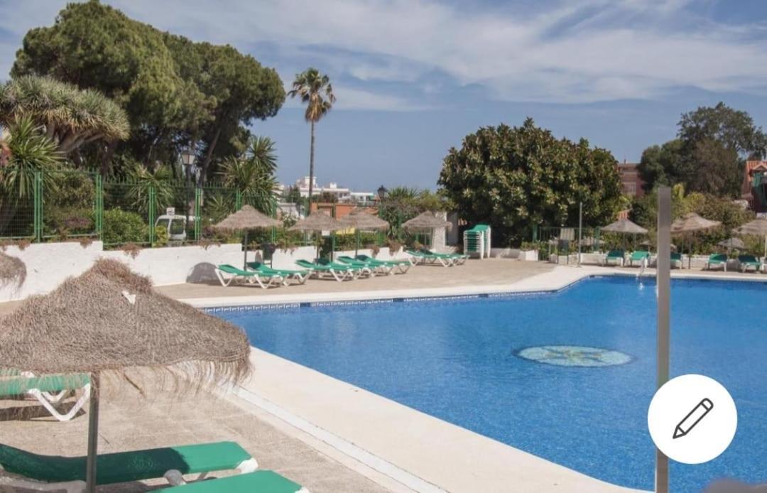 Apartamento Vacacional Costa Del Sol เบนัลมาเดนา ภายนอก รูปภาพ